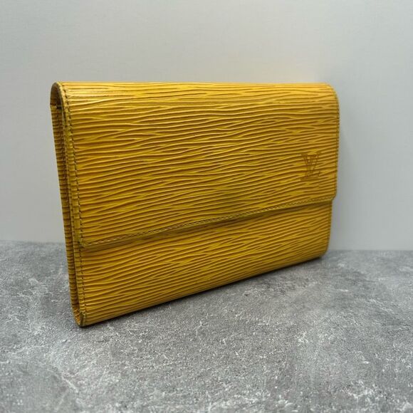 Louis Vuitton Yellow Epi Leather Sarah Trifold Wallet Snap Closure Luxury - Picture 2 of 16
